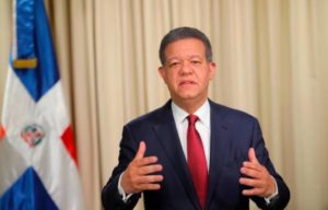 leonel fernandez renuncia la pld