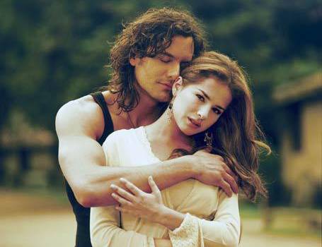 Danna García y Mario Cimarro protagonizaron la exitosa telenovela colombiana Pasión de Gavilanes. (Fuente externa)
