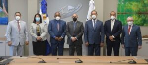 Rafael Santos Badía, con los senadores Antonio Marte, de la provincia Santiago Rodríguez; Eddy Nolasco, de la provincia de Valverde; David Sosa, de la provincia de Dajabón y Moreno Arias, de Montecristi.