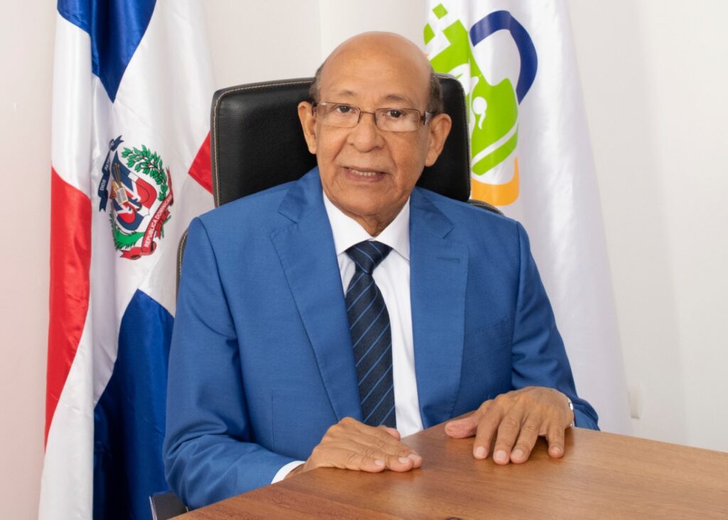 El director ejecutivo del IDOPPRIL, doctor Fausto López Solís.