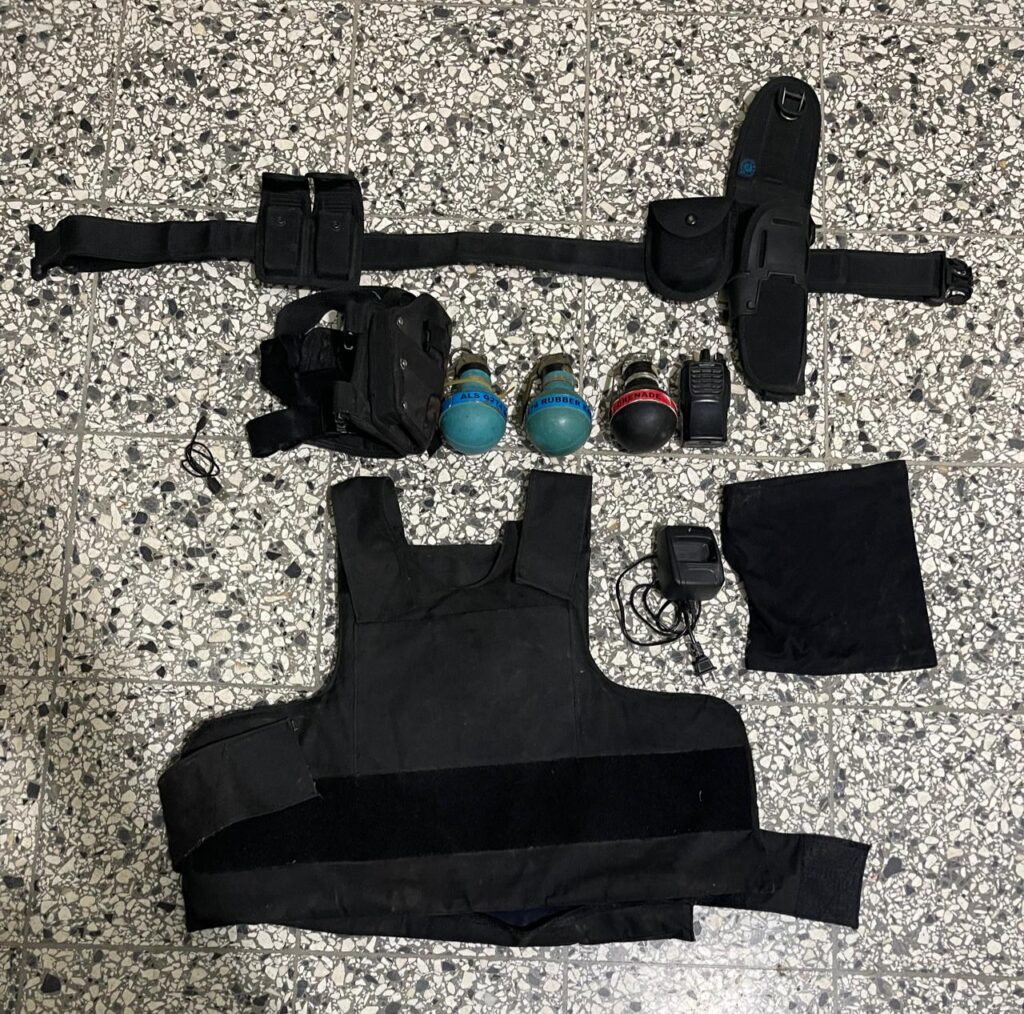 La Policía Nacional apresó un hombre al que le ocupó pertrechos militares
