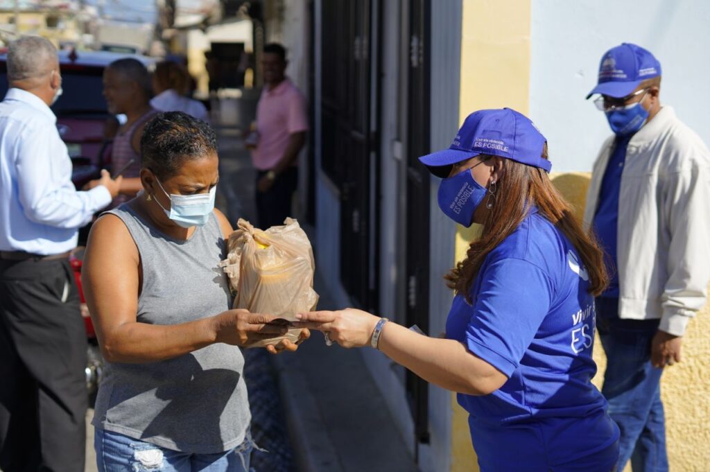 Ministerio de la Mujer realiza jornada Puerta a Puerta en Puerto Plata