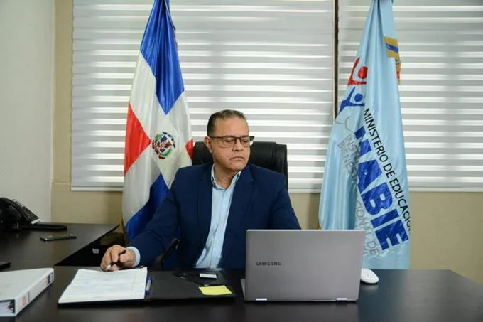 Presidente destituye al director de Inabie Cecilio Rodríguez