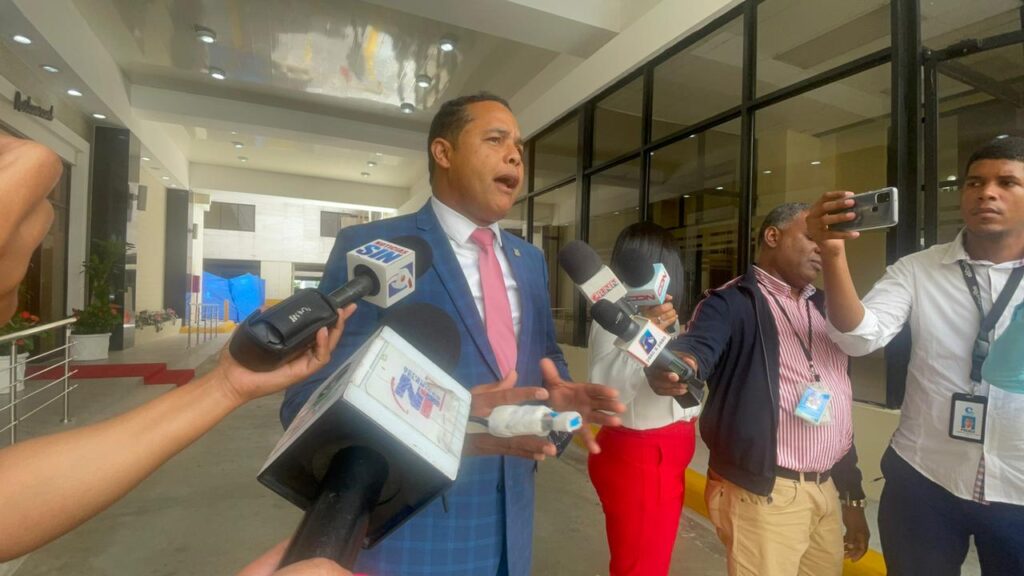 Diputado Héctor Ramírez somete resolución que busca saneamiento de dos cañadas en Navarrete