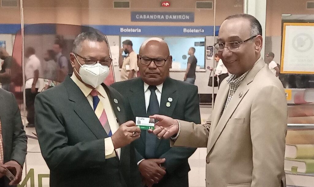 Policías Pensionados podrán utilizar transportes de Autobuses, Metro y Teleférico de manera Gratuita