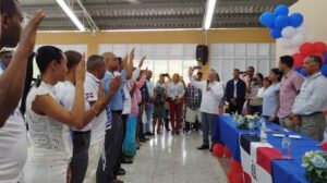 Alcalde Manuel Jiménez juramenta 12 juntas de vecinos en Santo Domingo Este