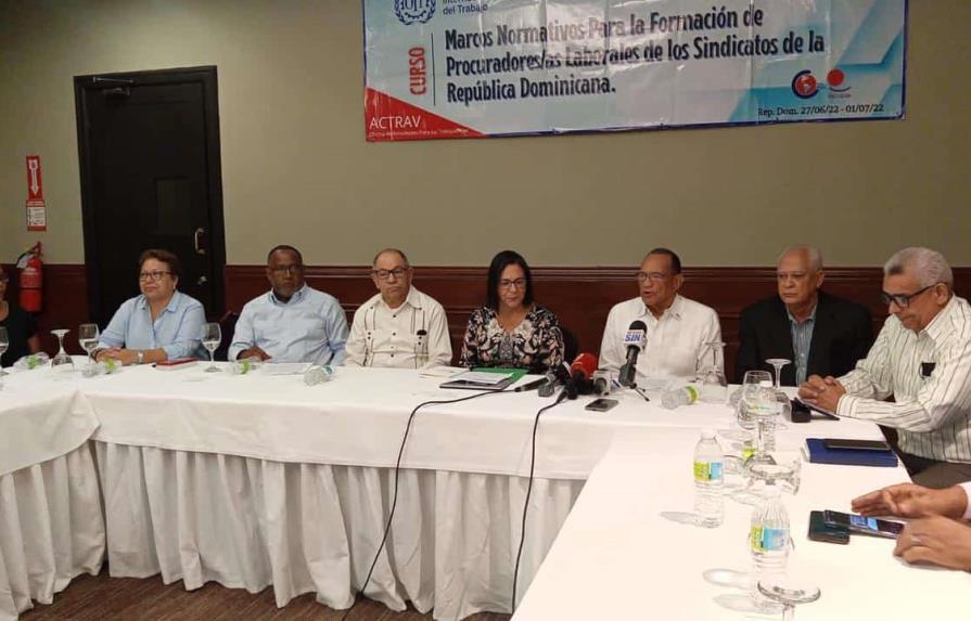 Salario de los trabajadores se ha desfasado en un 30 % por la inflación