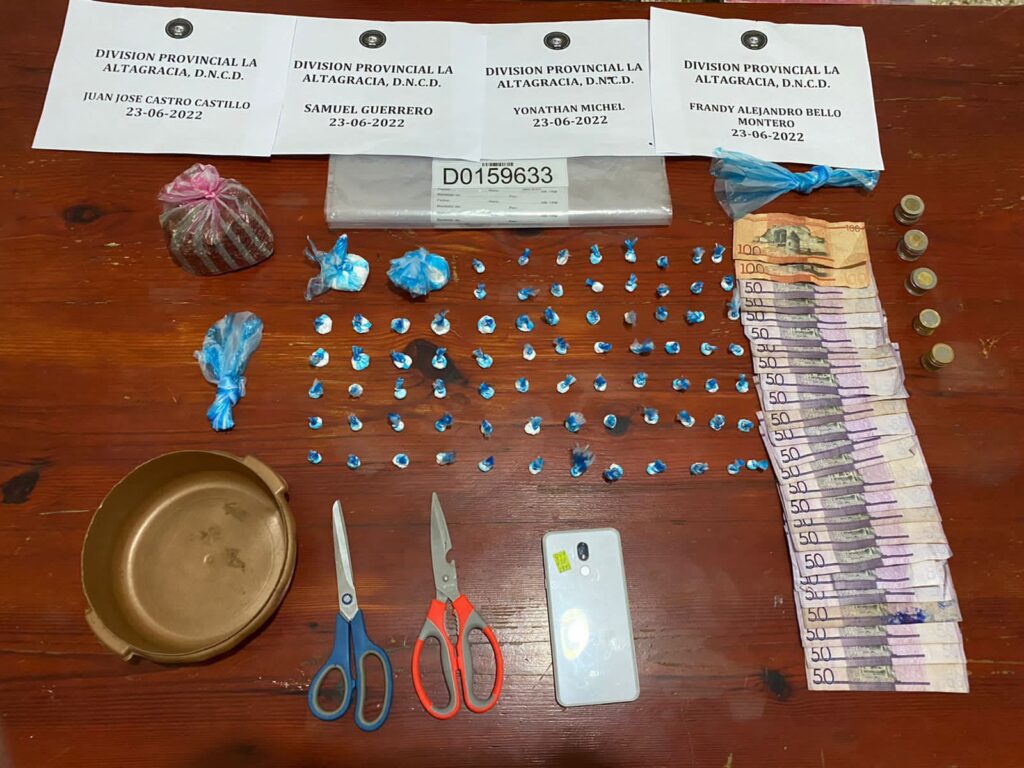 APRESAN DIEZ Y OCUPAN MAS DE TRES MIL 500 GRAMOS EN ALLANAMIENTOS Y OPERATIVOS EN LA ALTAGRACIA