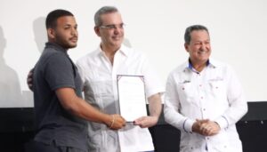 Abinader y Promipyme entregan más de RD$34 millones en préstamos a microempresarios de María Trinidad Sánchez