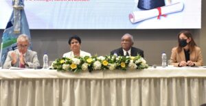 Entregan 48 títulos a profesores universitarios con especialidad en Desarrollo Curricular bajo Enfoque por Competencias