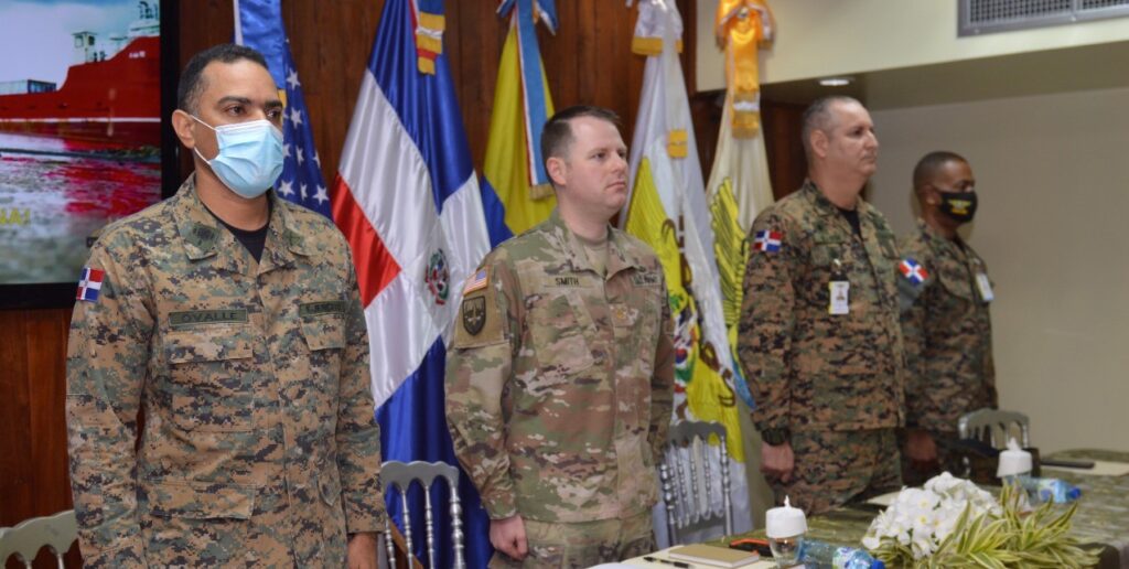 MIDE y Embajada EE.UU. clausuran curso Gestión de Recursos Humanos impartido a militares RD