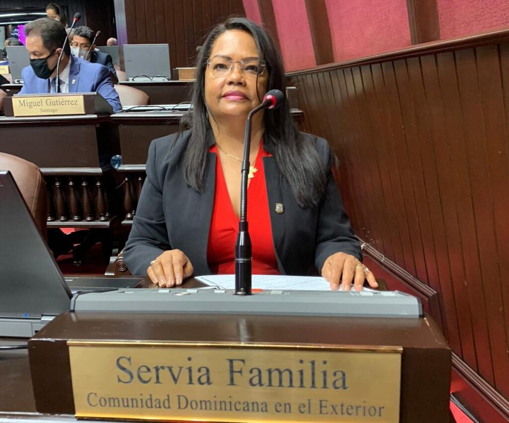 Diputada Servia Iris Familia llama a Salud Pública y Aduanas a emplearse a fondo y evitar continúe la entrada de la Viruela del Mono