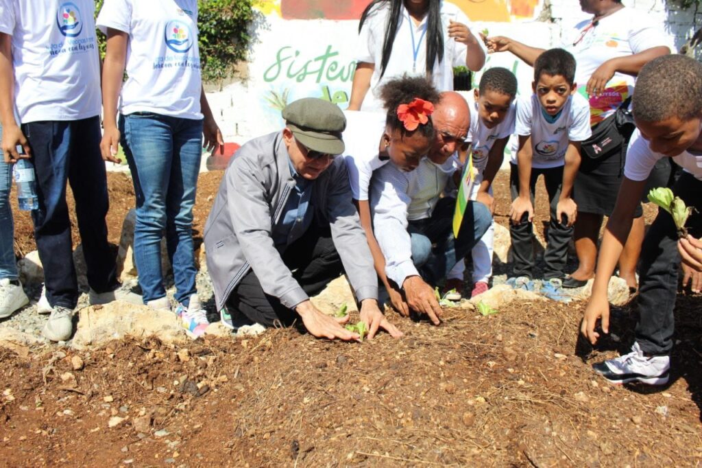 6CF3E3F4-6341-4852-9121-717D2E084F5B