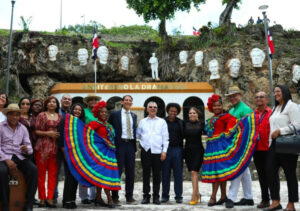 Alcalde y consejales de Allentown visitan sus iguales en SDE