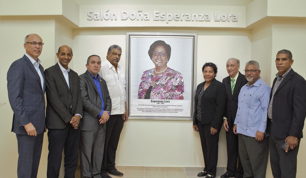Eclof Dominicana y Coop-Eclof reconocen aportes de su ex presidenta Esperanza Lora