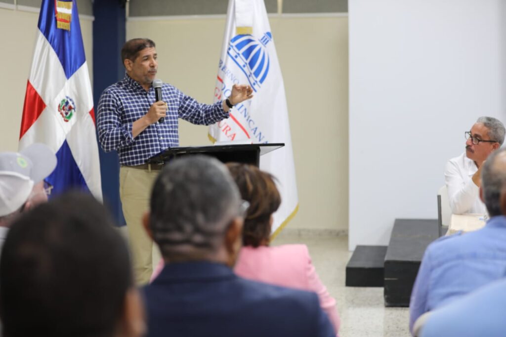Ministerio de Agricultura rinde homenaje a agrónomos en su día; agradece abundancia de alimentos y pecuarios que disfruta RD