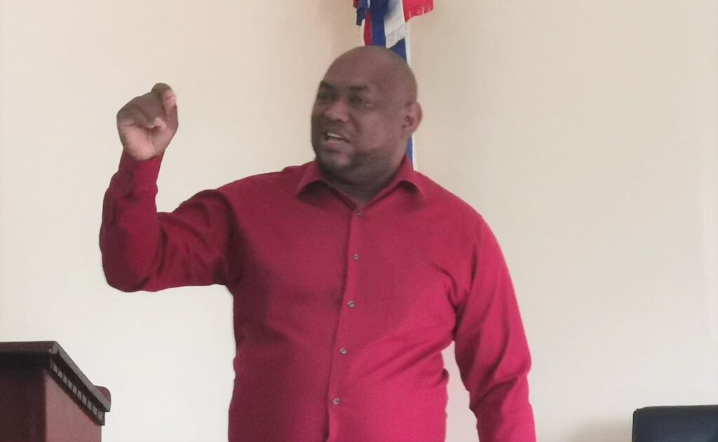 Marcial Reyes Suberví, alcalde del Distrito Municipal de la Caleta