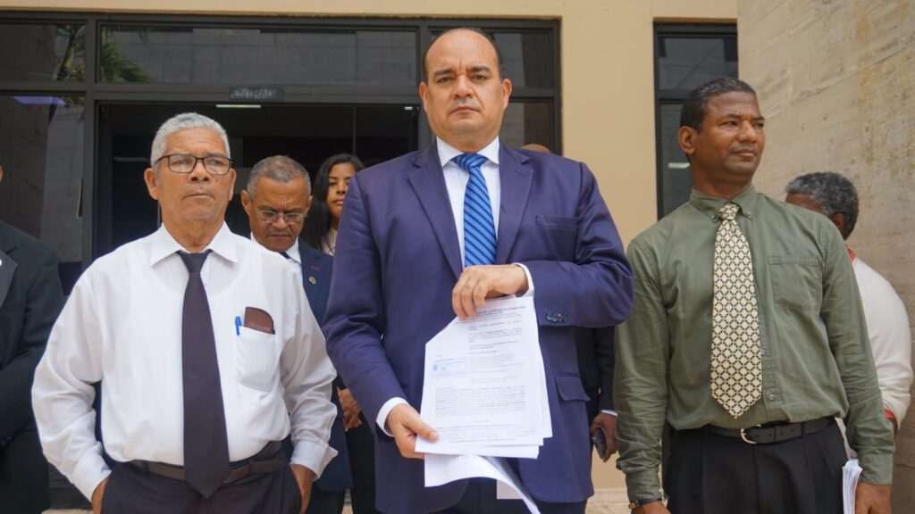 Tribunal Superior Administrativo cita al Ministro de Interior y Policía a la audiencia para conocer instancia elevada por el Colegio de Abogados en contra de límites de horarios