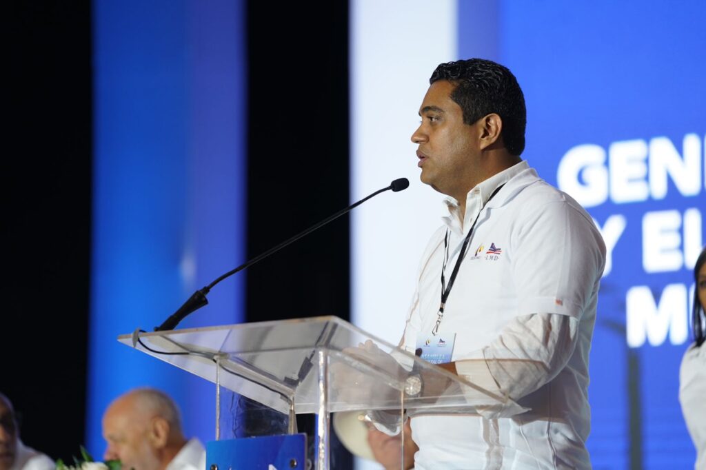 1022E927-F296-47E3-BEFB-59B5C22A78F6