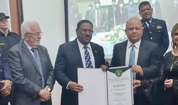 Reconocen al Dr. Edisson Féliz Féliz como Médico Distinguido de la Salud y la Sociedad