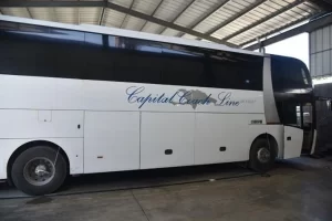 Autobús de la compañia Capital Coach Line. Foto Jorge Martínez LD