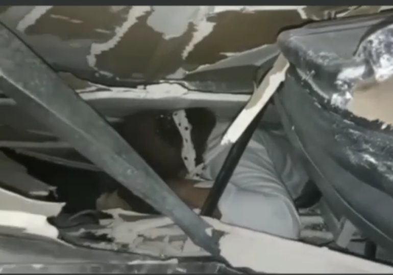 Momento antes del rescate de Jessica Ruíz entre escombros de Multimuebles La Vega