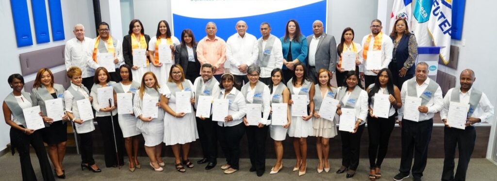INFOTEP entrega certificados a periodistas especializados del área de la salud