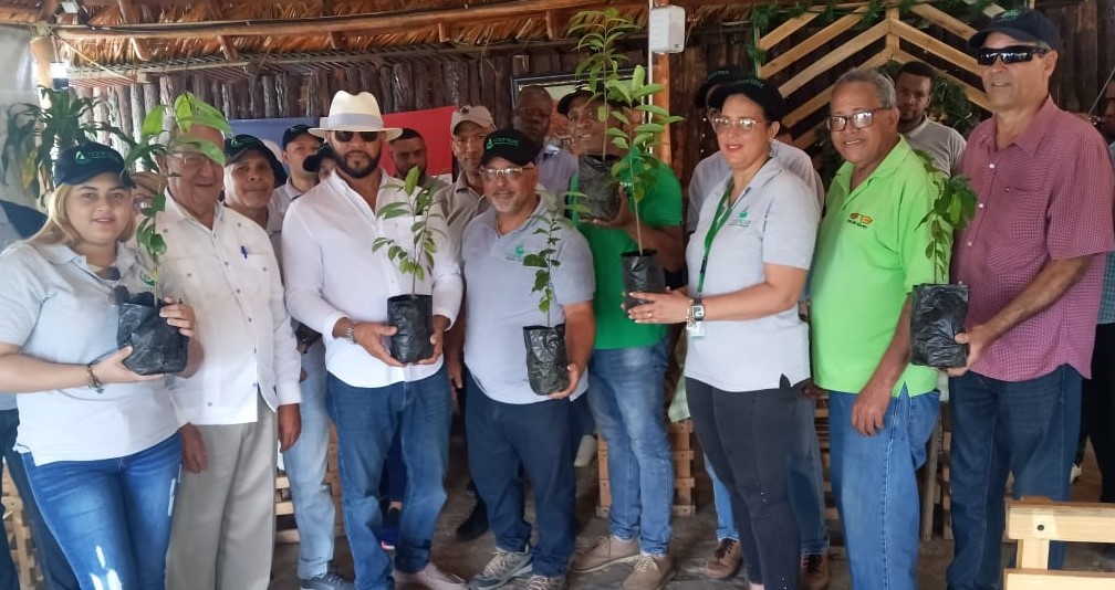 Participantes en la Jornada de refosrestacion CoopEclof