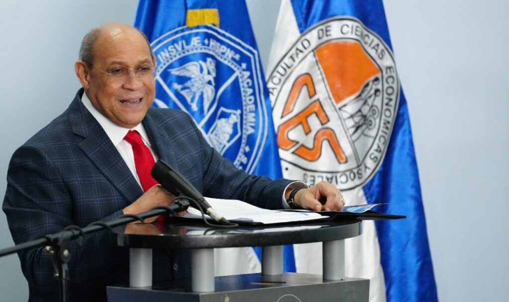 Rafaeal Santos Badía, director general del INFOTEP