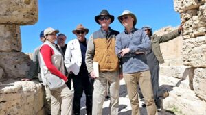 Arqueóloga Kathleen Martínez suma geólogos a su búsqueda de la tumba de Cleopatra en Alejandría.