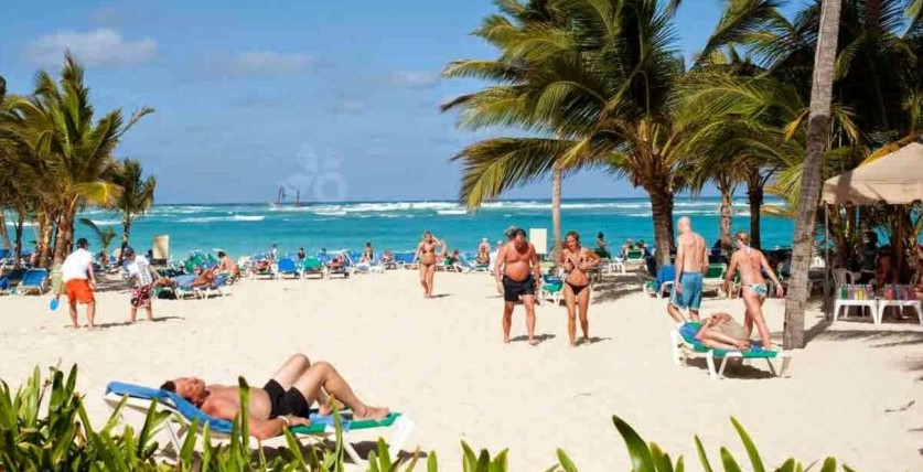 Presentan proyecto de ley para devolver ITBIS a turistas en RD