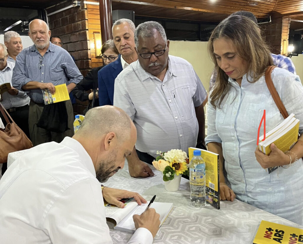PRESENTAN LIBRO “NO MÁS ARS, NO MÁS AFP” DE MATÍAS BOSCH