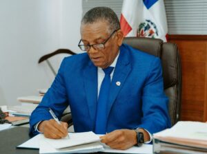 Migración alcanza cifra histórica deportando 26,058 extranjeros ilegales en mes de julio 2023