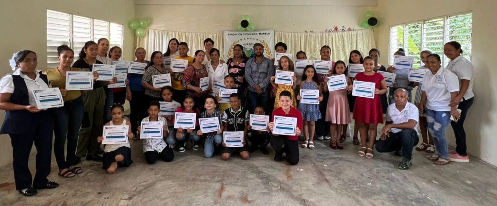 PEDEPE entrega certificados por participacion en taller de Reciclaje en la Comunidad