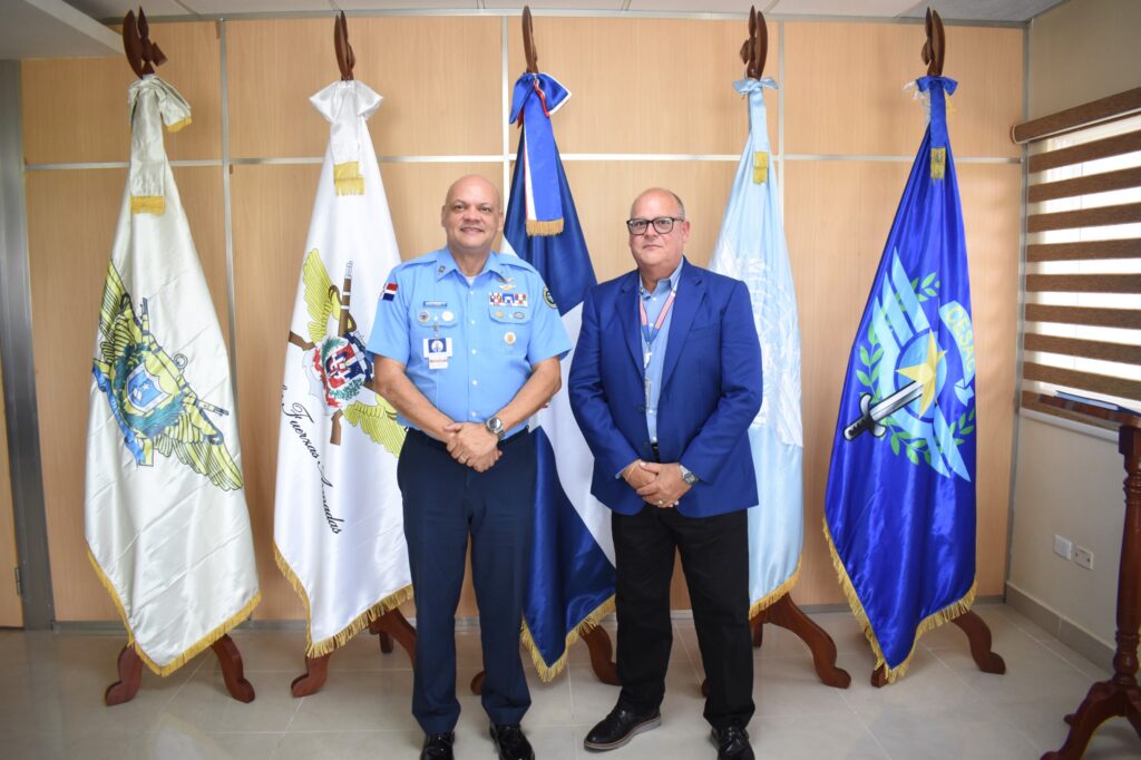 Visita de cooperación entre el Director General del CESAC y Asesor Regional de Seguridad de Puertos del INL