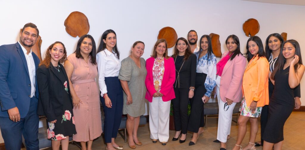 Equipo de Inmotion con representante de Google en Miami
