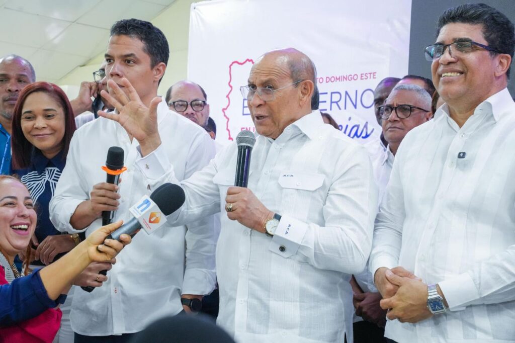 Rafael Santos Badía, Dio Astacio y Oto Vargas durante rueda de prensa Gobierno en las Provincias SDE