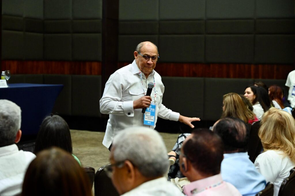 Rafael Santos Badía en seminario del 5to Congreso CSA (1)