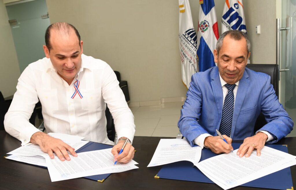 INAVI e INABIE firman trascendental acuerdo en beneficio de colaboradores