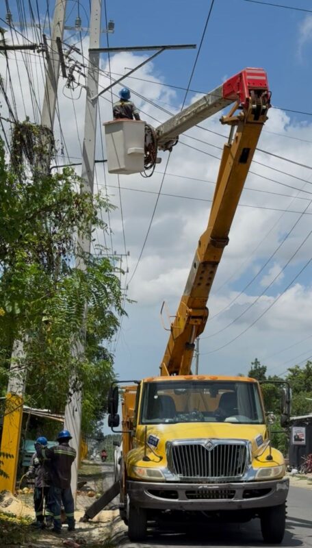 Edeeste desarrolla proyecto de inversión por US$245 mil para fortalecer redes eléctricas y alumbrado en La Victoria