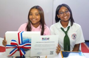 Presidente Abinader entrega 436 becas del ITLA a jóvenes de Pedro Brand