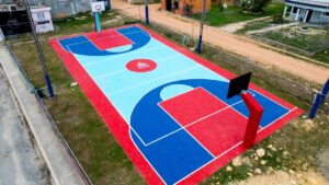 Propeep impulsa plan para acondicionar canchas de baloncesto y espacios deportivos en comunidades vulnerables
