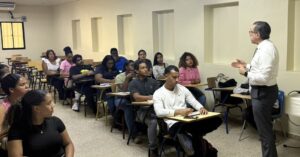 Rector Jorge Asjana David reafirma su compromiso con la docencia universitaria