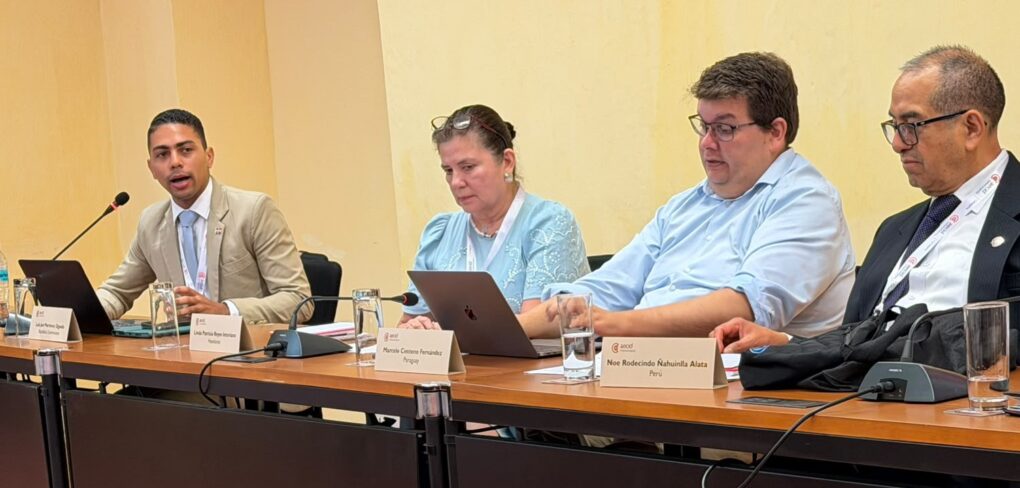 Jurista dominicano advierte sobre desafíos de la inteligencia artificial para proteger a consumidores