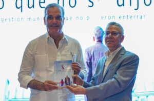 Manuel Jiménez pone en circulación libro sobre su gestión municipal en Santo Domingo Este
